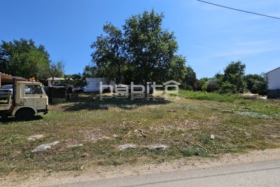 Višnjan - Baugrundstück mit Meerblick, ruhige Lage