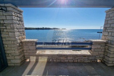 Prizemni stan u prvom redu do mora