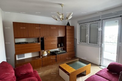 Prodaje se lijepi, renoviran stan u naselju Vidikovac, Pula!