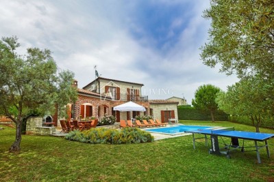 Poreč-okolica, Luksuzna kamnita vila v istrskem stilu z bazenom