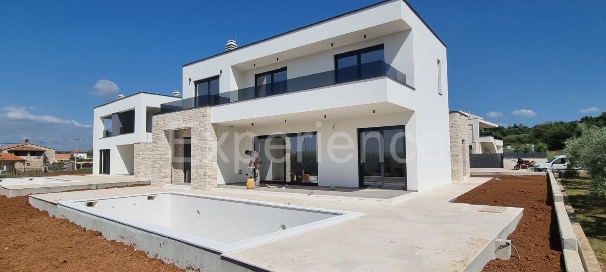 In der Nähe von Poreč – eine neu gebaute moderne Villa mit Swimmingpool!