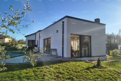 Samostojeća prizemnica s bazenom!