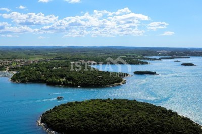 Agricultural land located 1,000 m from the sea and the beach