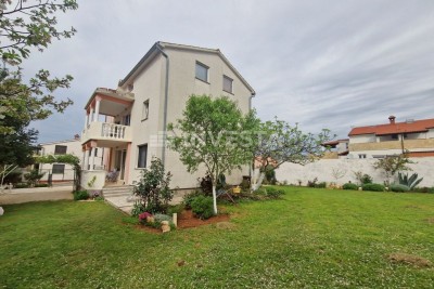 Fažana okolica, apartmanska kuća sa 4 stambene jedinice, blizina mora