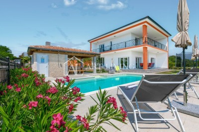Buje und Umgebung – luxuriöse Villa mit Swimmingpool in ruhiger und schöner Lage