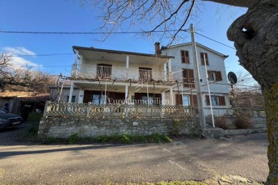 Labin - dvojna kuća s pogledom na more