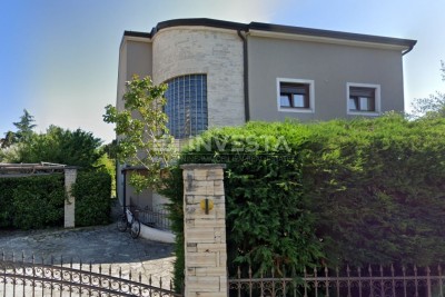 Umag, eine gepflegte Villa in exklusiver Lage nahe dem Meer