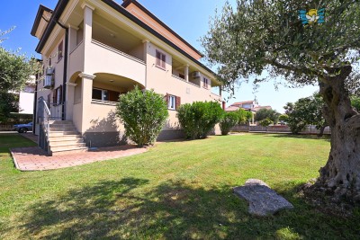 Apartma v pritličju s pogledom na morje - Novigrad