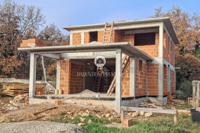 Hiša v roh-bau fazi, na mirni lokaciji blizu Poreča - v fazi gradnje