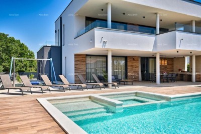 Fažana- Peroj- Wunderschöne Villa mit Pool und Meerblick in der Nähe des Strandes