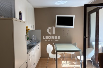 Wohnung mit zwei Terrassen, nur 200 Meter vom Meer entfernt in Novigrad