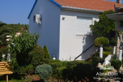 Una casa berlissima a Banjole con un giardino