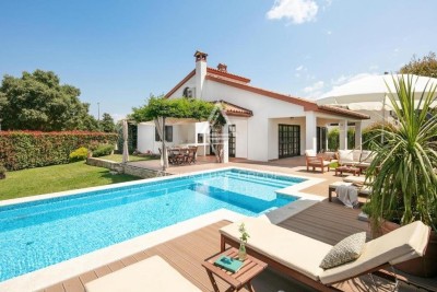 Istrien, Poreč: Luxuriöse hochhausvilla mit beheiztem pool und panoramablick