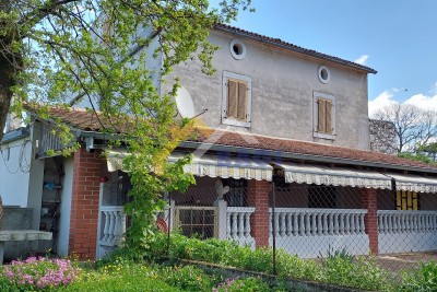 STEINHAUS MIT GROSSEM GRUNDSTÜCK MARASI-VRSAR