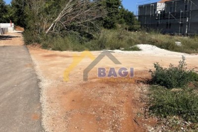 Građevinsko zemljište 892m2 - LOBORIKA