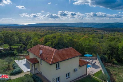 ISTRA, KUĆA ZA ODMOR S BAZENOM, EKSKLUZIVNO!