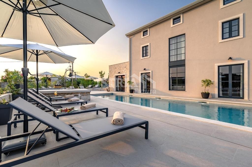 Exklusive Villa mit Pool
