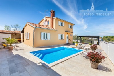 SAMO V NAŠI AGENCIJI! POREČ; SAMOSTOJNA VILA Z BAZENOM; 4 KM OD MESTA