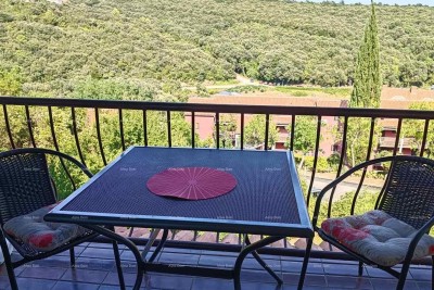 EINGERICHTETE WOHNUNG MIT BALKON NAHE DEM MEER – PAVIĆINI, DUGA UVALA