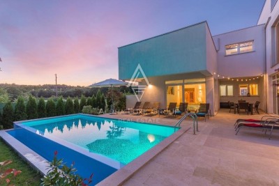 Istria, Žminj – Exquisite villa with indoor pool and wellness oasis for sale
