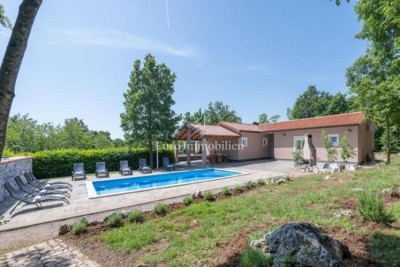 Haus mit großem Garten