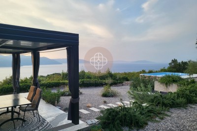 Unverbaubarer Meerblick TOP Lage *herrliche renoviertes 2-Familienhaus* mit Pool