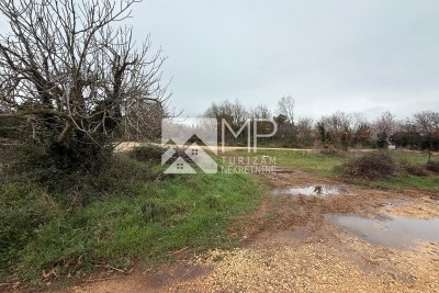 Building plot 600 m² in a quiet and well-maintained area