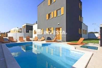 Fažana, Valbandon, modern villa with swimming pool, 7 bedrooms