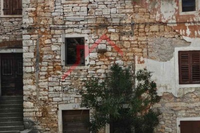 Istra, Poreč okolica - Kamena kuća za potpunu rekonstrukciju