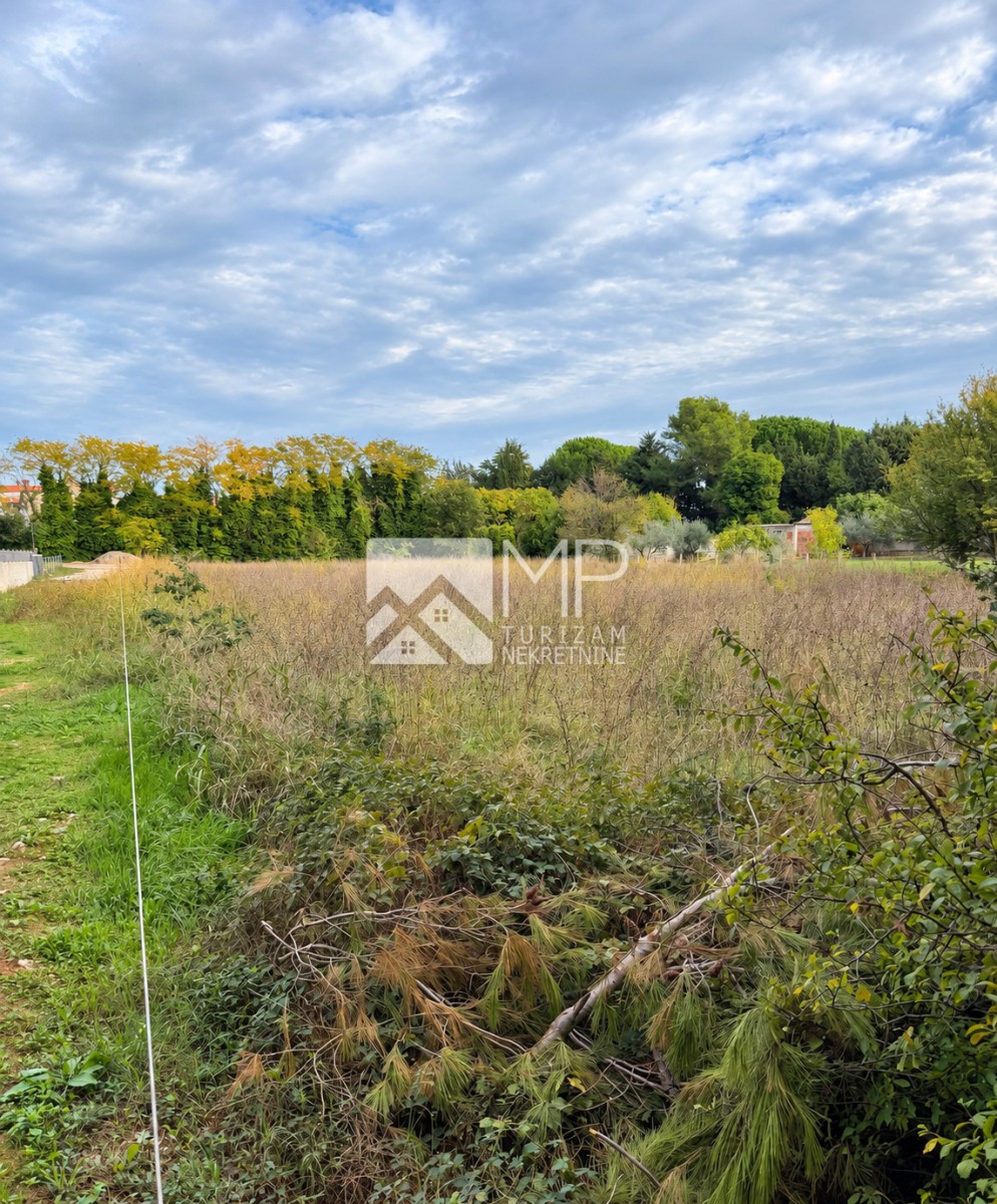 MEDULIN | BAUGRUNDSTÜCK 824 m² | MEER UND PROMENADE WENIGE MINUTEN ZU FUSS