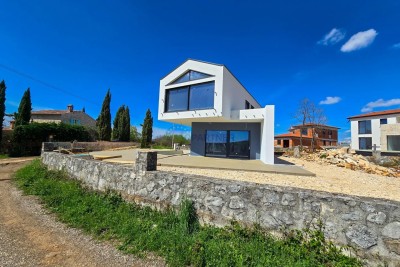 Moderna vila s bazenom na rubu sela, Poreč, Lovreč
