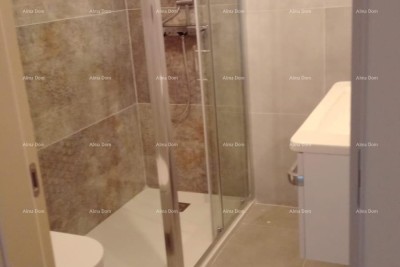 Prodaje se samostojeća kuća s bazenom, Marčana.