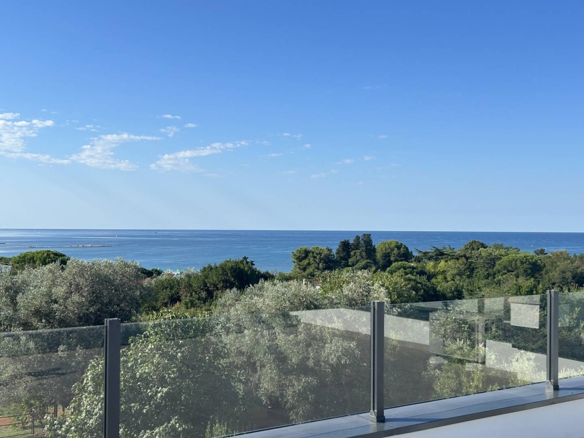 UMAG, OKOLICA, NOVA KUĆA SAMO 400 METARA OD PLAŽE S PANORAMSKIM POGLEDOM NA MORE!