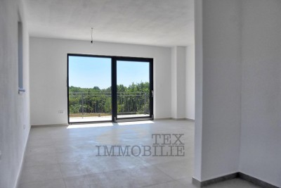 Prekrasan stan na 1. katu zgrade udaljen 1 km od mora, 87 m2