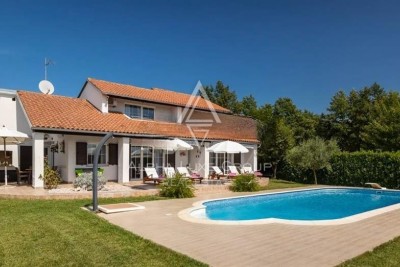 Poreč - Raskošna kuća s privatnim bazenom na prodaju