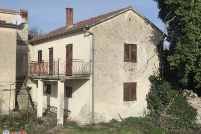 ISTRA, BALE, OBITELJSKA KUĆA ZA RENOVACIJU