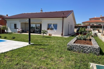 Istra, Kaštelir: Pametna kuća s bazenom i vrtom