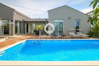 Erdgeschosshaus mit Swimmingpool, 4 km von Poreč und dem Meer entfernt