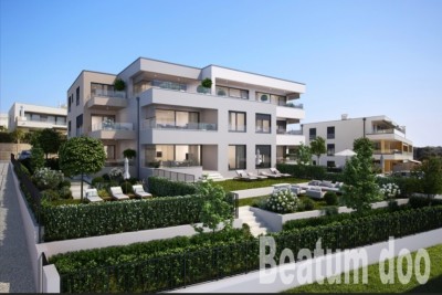 Die Wohnung im ersten Stock mit dem Meerblick, Novigrad - in Gebäude