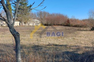 Žminj Građevinsko zamljišta 1246m2 sa vodom i strujom