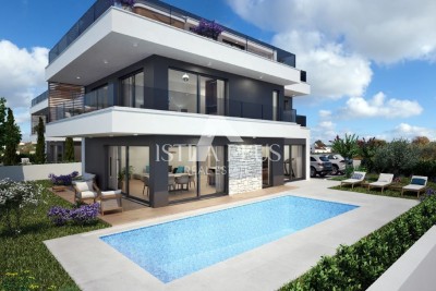 Luxusvilla mit Pool in der Nähe von Poreč - in Gebäude