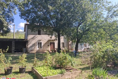 ISTRA, ŠUŠNJEVICA, KAMENA KUĆA NA LIJEPOJ OKUĆNICI