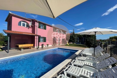 Mehrgenerationenhaus in sonniger Lage *VILLA ROSA*