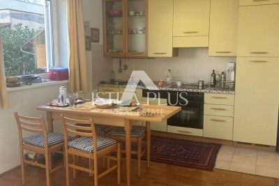 Istrien, Poreč – Erdgeschosswohnung mit Garten, 900 m vom Meer entfernt – Langzeitmiete
