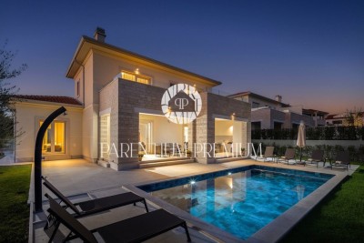 Schöne Villa mit Pool 900m vom Meer entfernt