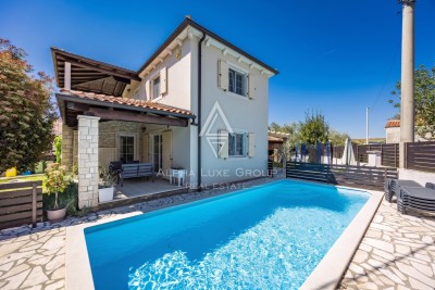 Istria, Sveti Lovrec: Modern villa with pool
