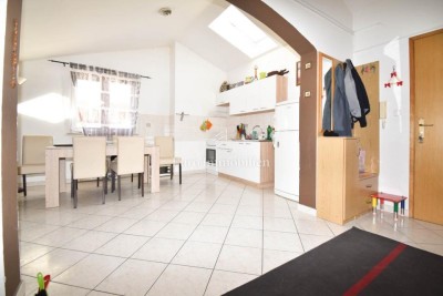 Poreč - Stan na 2. katu, 800 m od plaže