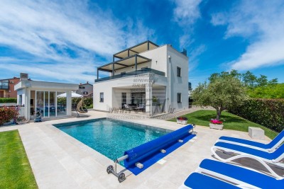 Haus mit Swimmingpool in ruhiger Lage in Novigrad