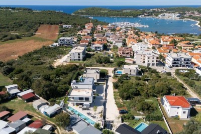Savršena obiteljska kuća s bazenom u Banjolama, blizu plaže i prirode