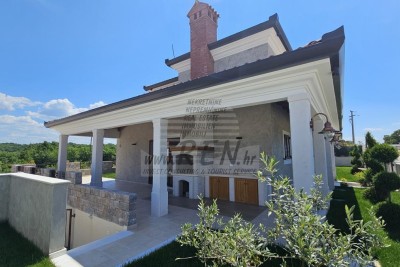 Hiša z bazenom v okolici Buja - v fazi gradnje